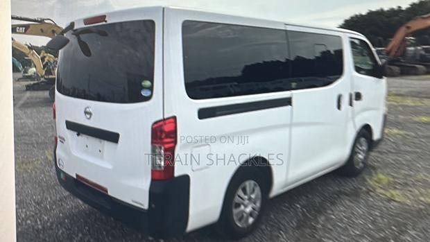 Nissan Caravan (Urvan) 2016 White · Photo 5