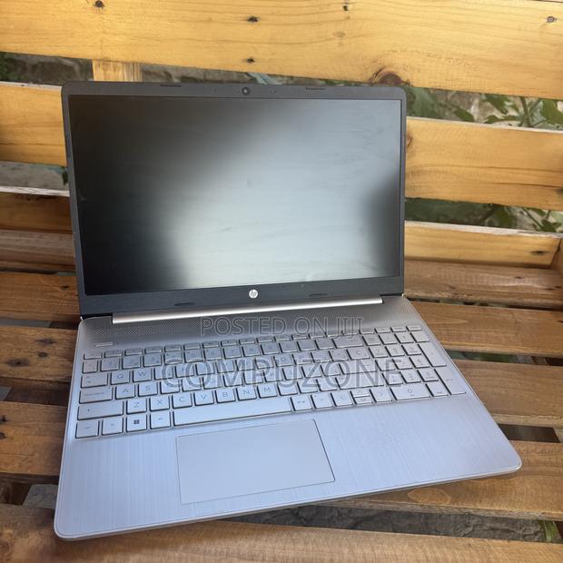 Laptop HP 15 8GB AMD Ryzen 5 SSD 256GB · Photo 2