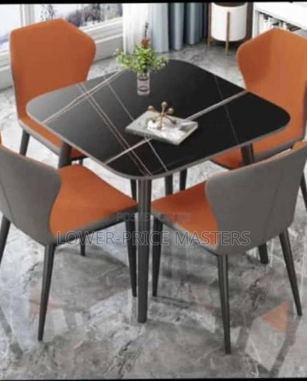 4 Seater Marble Dining Table · Photo 1