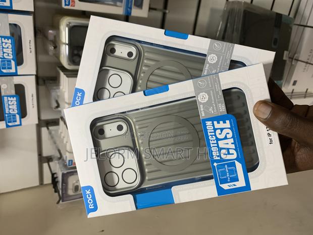 iPhone 17 Pro Max Iridescent Case · Photo 7