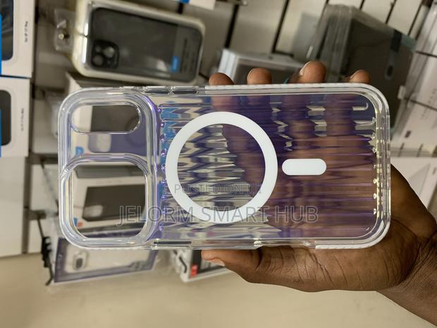 iPhone 17 Pro Max Iridescent Case · Photo 8