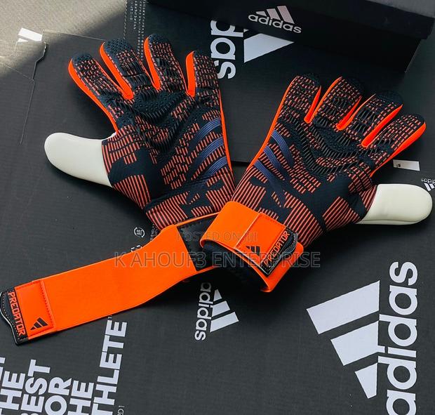 Adidas Goal Keeper Gloves · Photo 2