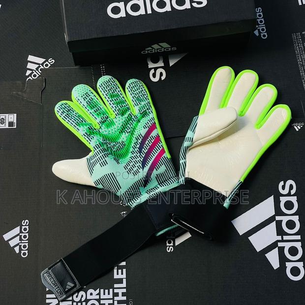 Adidas Goal Keeper Gloves · Photo 1
