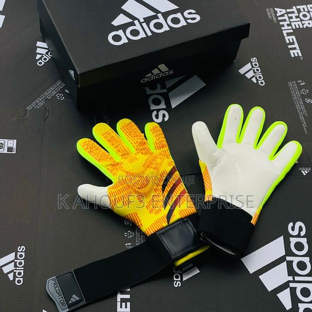 Adidas Goal Keeper Gloves · Photo 5