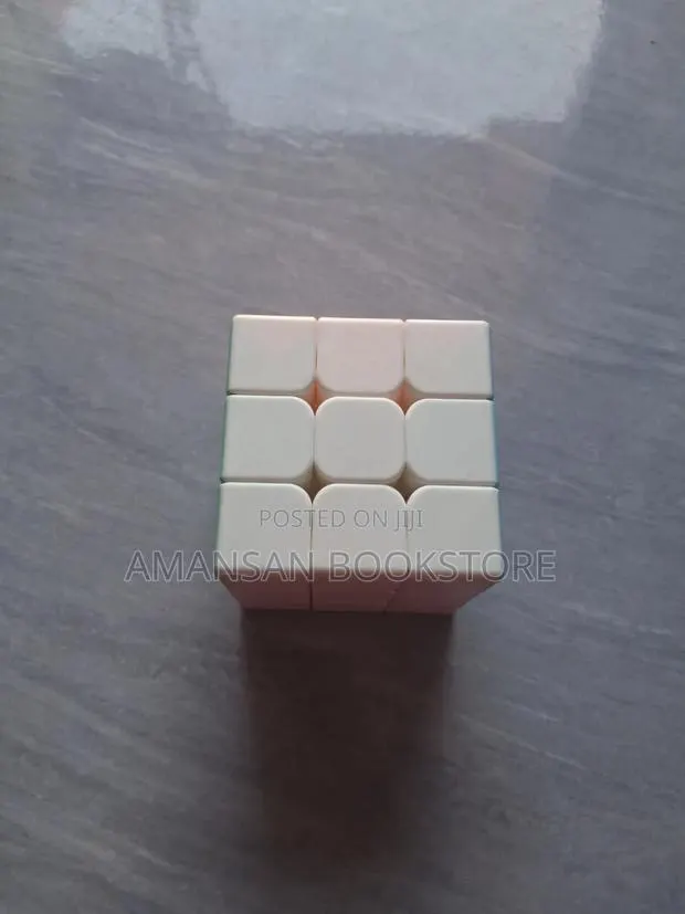 Rubik's Cube (Jihue, 3x3) · Photo 2