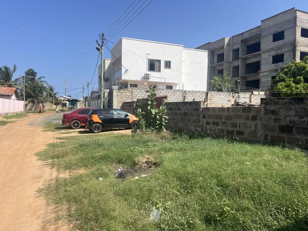 6bdrm House in Lashibi, Accra Metropolitan for sale · Photo 2