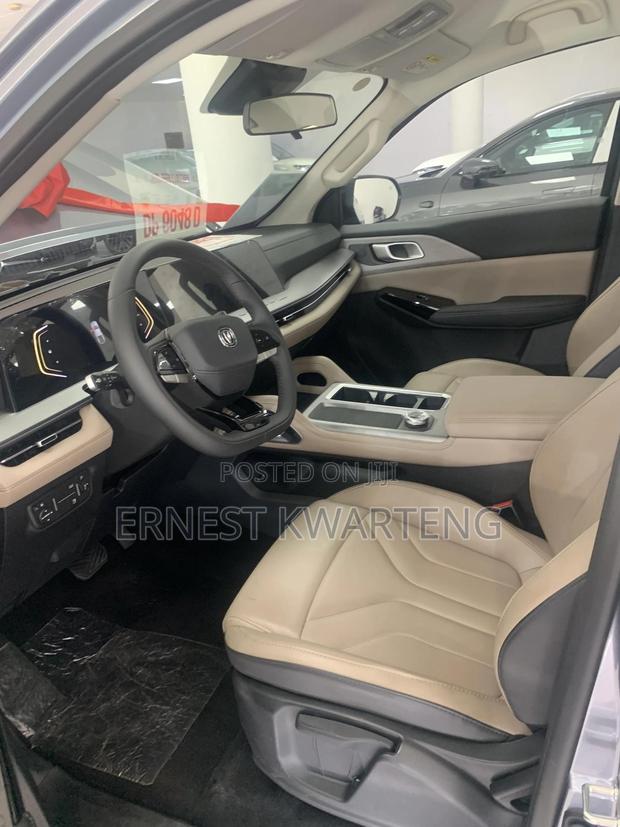 New Changan Hunter Plus 2.0 Petrol 4x4 2025 Gray · Photo 7