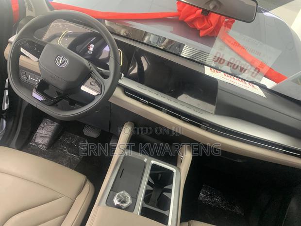 New Changan Hunter Plus 2.0 Petrol 4x4 2025 Gray · Photo 8