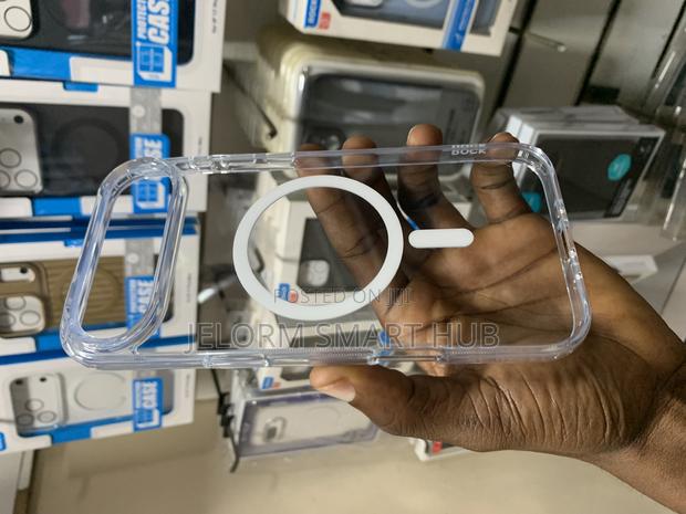 iPhone 17 Air Crystal Clear Case · Photo 3