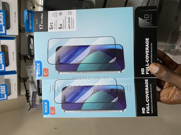 iPhone 17 Pro Max Clear and Privacy Screen Protector · Photo 3