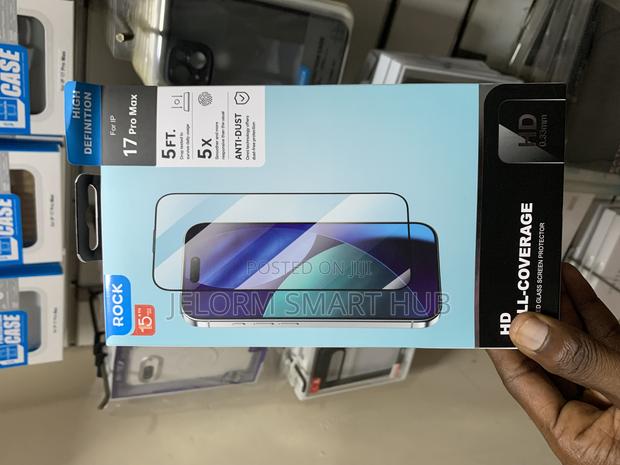 iPhone 17 Pro Max Clear and Privacy Screen Protector · Photo 4