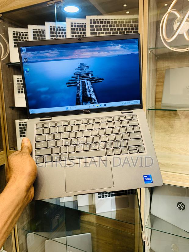 Laptop Dell Latitude 7330 32GB Intel Core i7 SSD 512GB · Photo 2