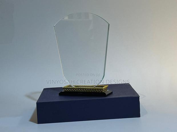Crystal Plaque With Branding · Photo 7