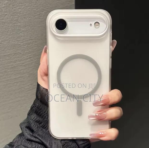 Ultra Thin Magsafe Case for iPhone 17 Models · Photo 2