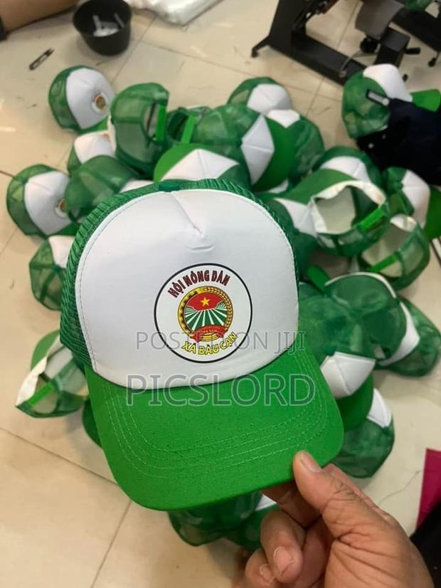 Caps With Printing · Photo 1