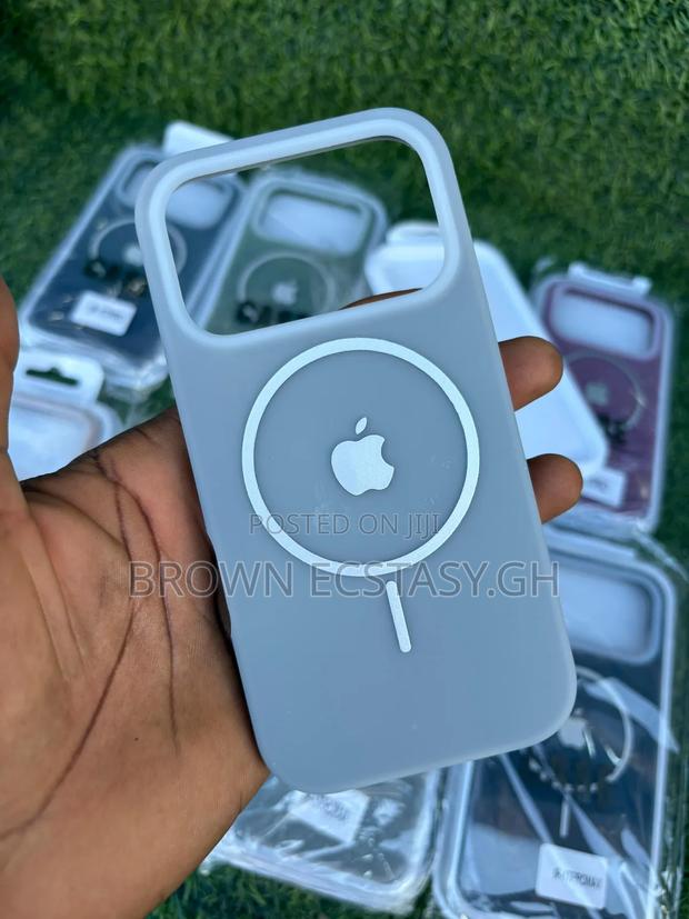 iPhone 17 Pro New Silicone Case · Photo 2