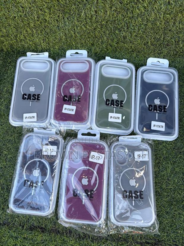 iPhone 17 and 17 Air Advance Silicone Case · Photo 1