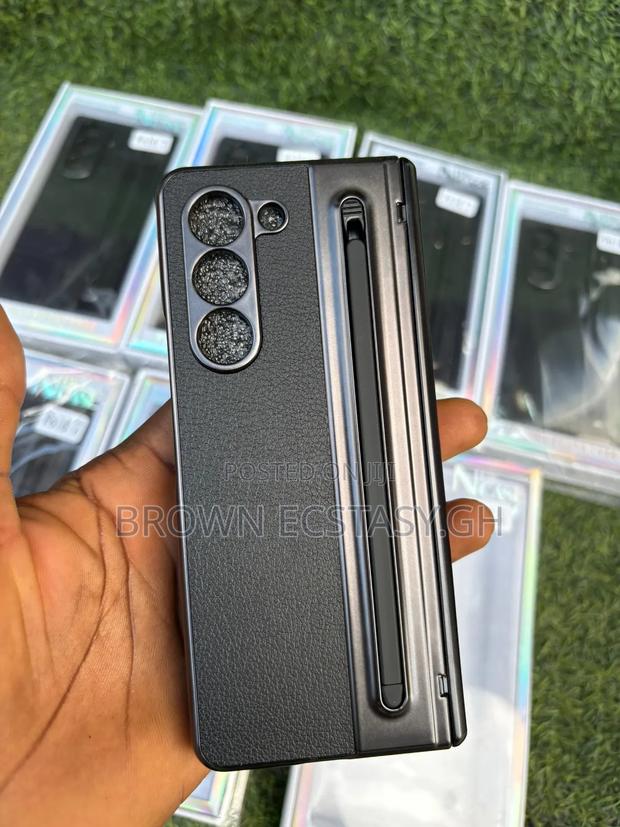 Galaxy Z Fold 4/ 5/ Fold 7 360° Spen Case ( Screen Protector) · Photo 2