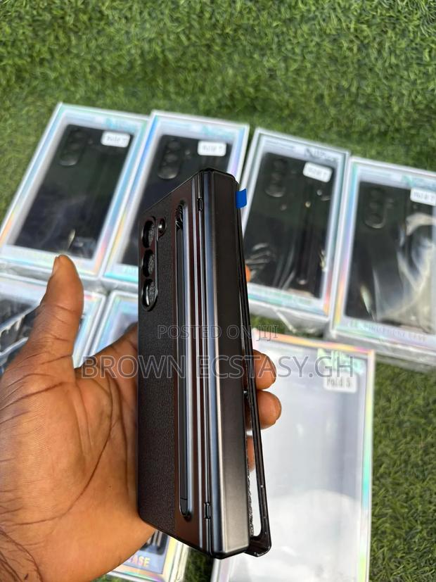 Galaxy Z Fold 4/ 5/ Fold 7 360° Spen Case ( Screen Protector) · Photo 6