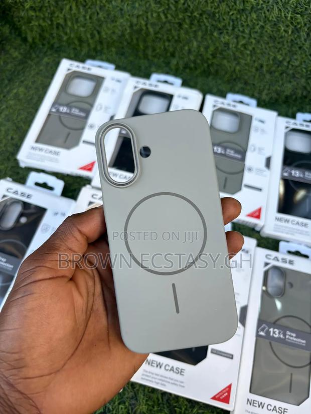 iPhone 16/ 16 Plus/ 16 Pro Silicone Case · Photo 3