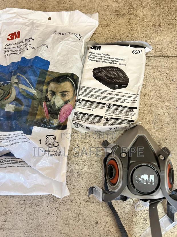 3m 6200 Half Face Respirator · Photo 2