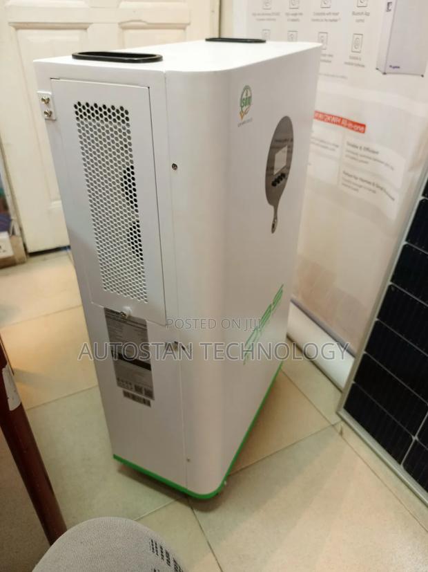 5kw With Inbuilt Lithium Ion Battery Portable Solar Power · Photo 3