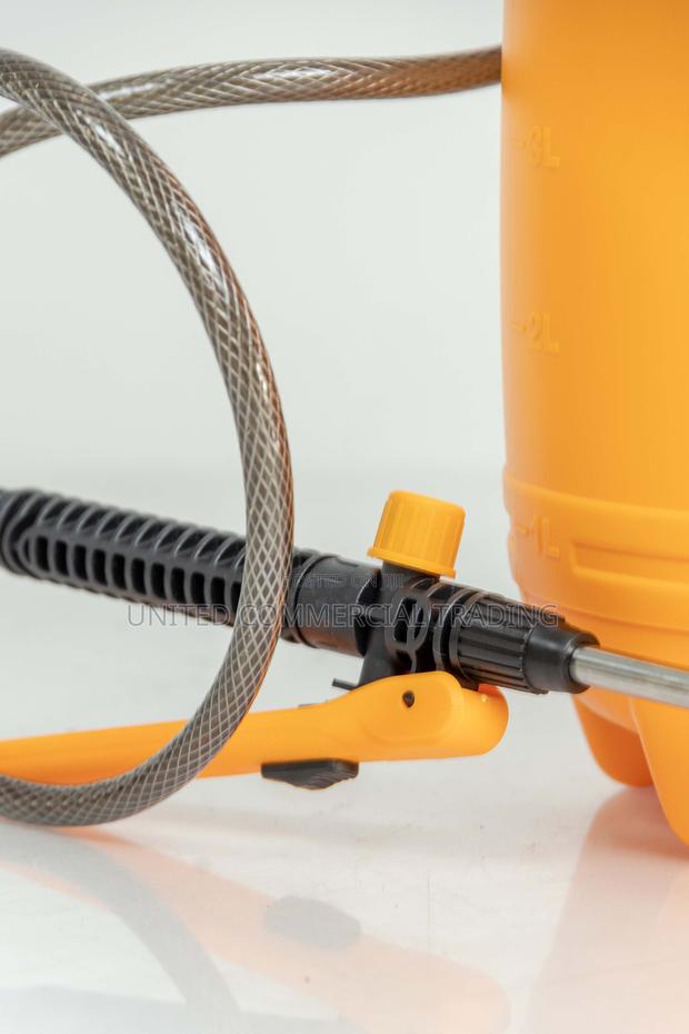 Pressure Sprayer · Photo 5