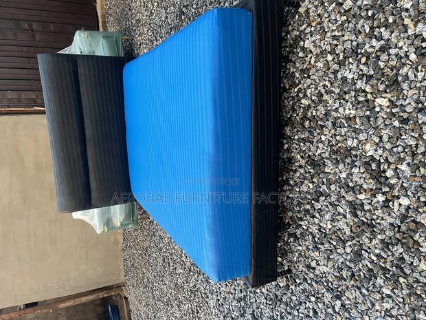 Quality Double Bed With Undetachable Mattress · Photo 1