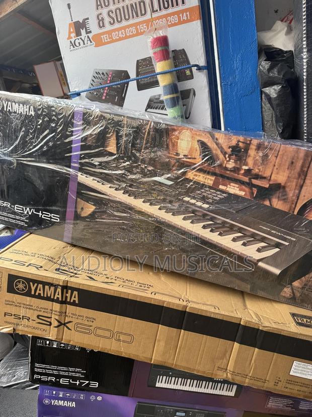 Yamaha PSR (E) W 425 Keyboard With 71keys · Photo 2
