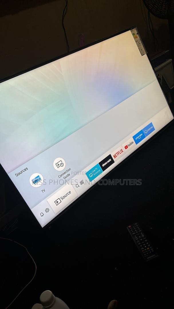 Samsung Led 50inches Smart TV · Photo 3