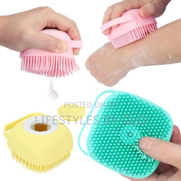 Exfoliating Silicone Body Scrubber · Photo 2