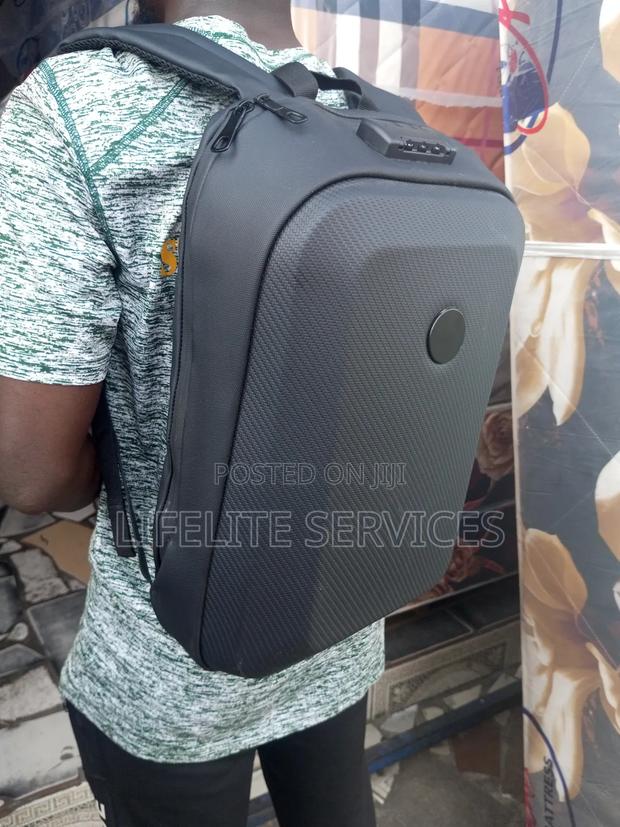 100% Water Proof Bag + Security Lock · Photo 2