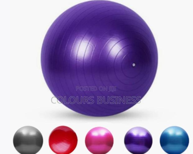 Yoga Ball With Pump · Photo 1