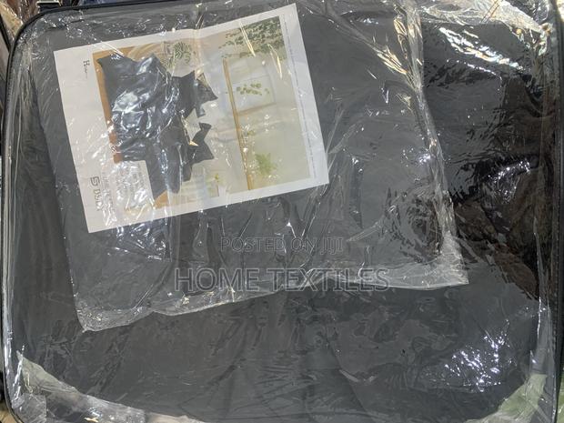 7 Pieces Black Duvet Sets for Home Specs and Hotel Room Service · Photo 1