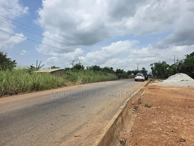 1 Acre Commercial Land at Barekese · Photo 1