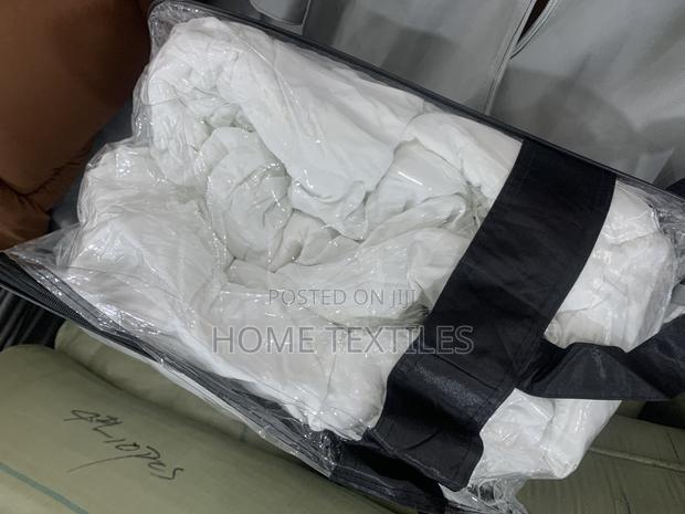 7 Pieces White Duvet Set · Photo 1