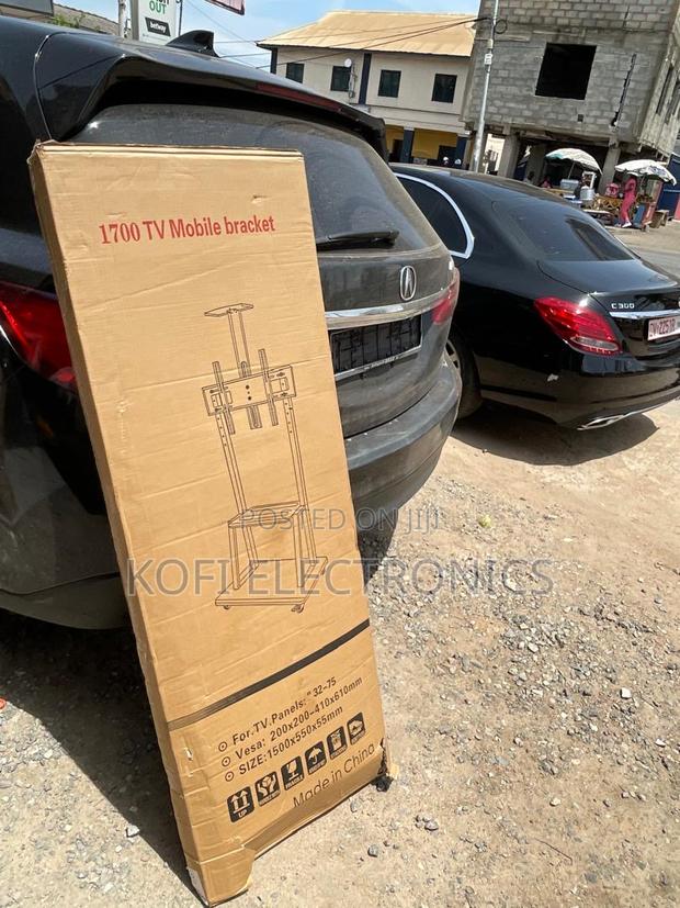 Universal Floor Stand For Large Flat Screen Tvs (32–75′′) · Photo 1