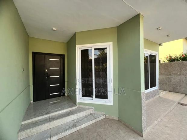 Furnished 3bdrm Townhouse / Terrace in Manet Court Estate for rent · Photo 4
