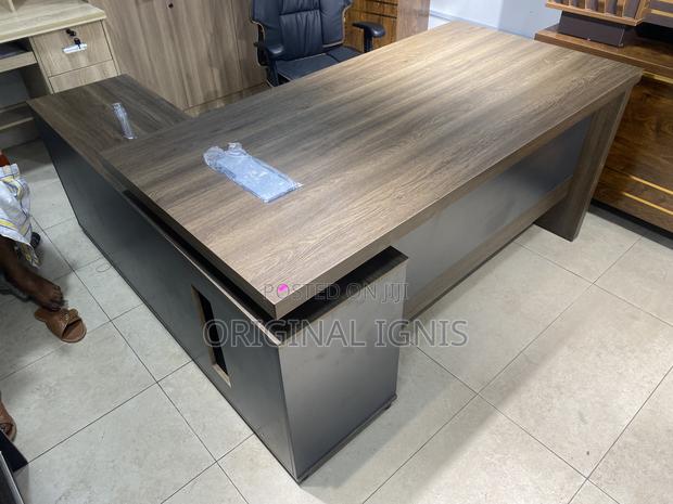 L-Shaped Executive Office Desk · Photo 1