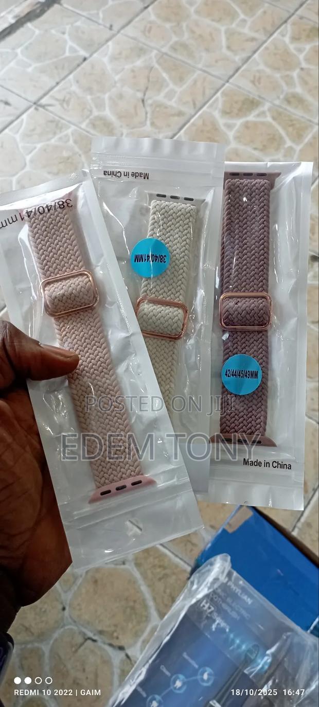 Apple iPhone Woven Watch Strap · Photo 1