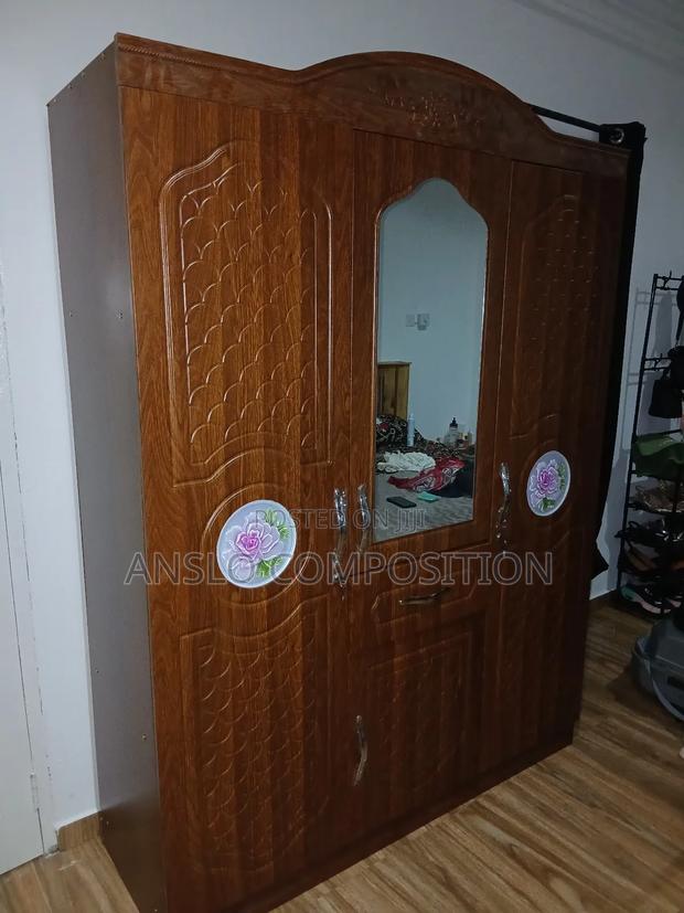 Morden Three in One Wardrobe · Photo 1
