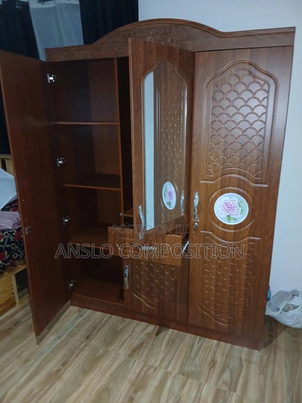 Morden Three in One Wardrobe · Photo 2