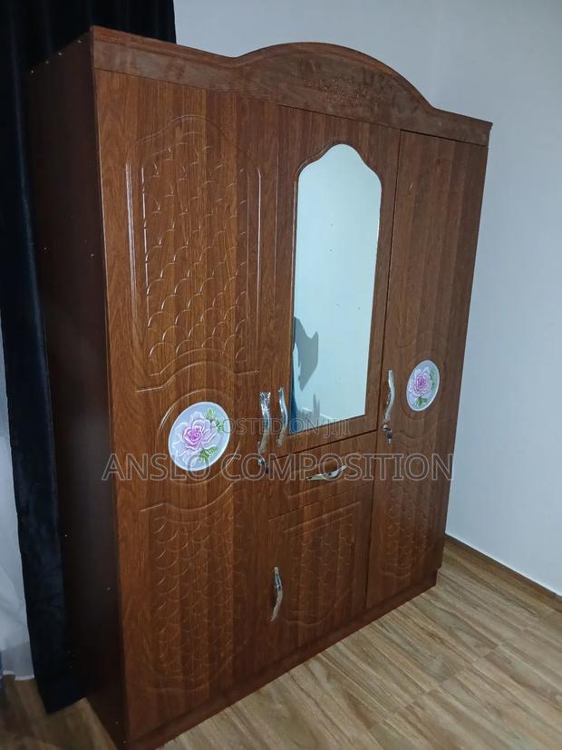 Morden Three in One Wardrobe · Photo 3