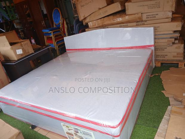 Luxurious Kingsize Inbuilt Bed · Photo 1