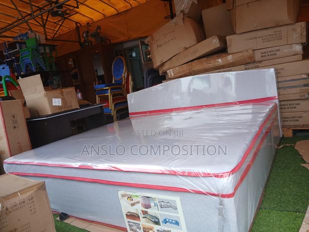 Luxurious Kingsize Inbuilt Bed · Photo 3