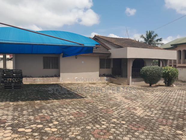 3bdrm House in Ayeduase, Kumasi Metropolitan for sale · Photo 2