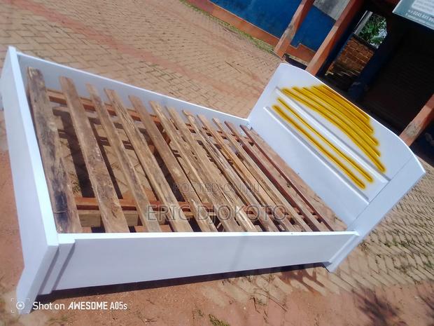 Double Bed White and Gold · Photo 2