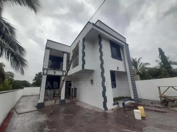 4bdrm House in Ab Richie Properties, Baatsona Total for sale · Photo 1