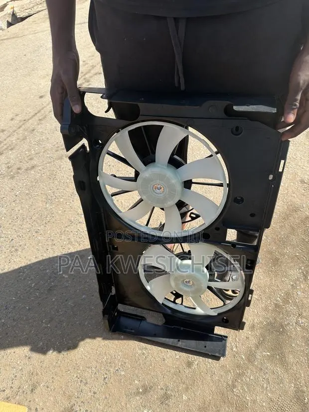Toyota RAV4 2017 2018 Radiator Fans · Photo 1