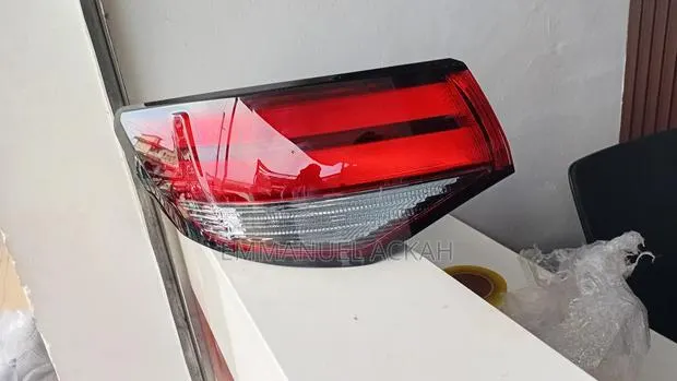 Nissan Sentra 2022 Taillight Normal · Photo 1